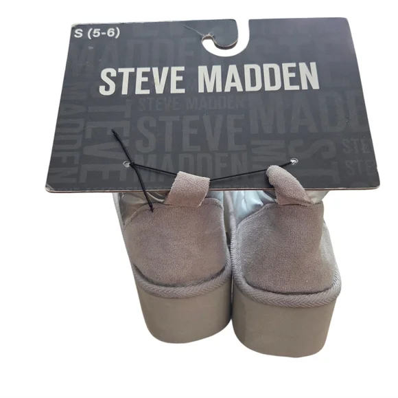 Steve Madden - NEW Women's Shiny Silver Puffy Faux Fur Platform Boots - Picture 5 of 7